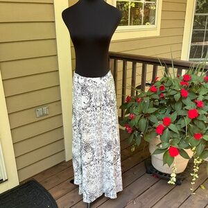 SOFT SURROUNDINGS Maxi Skirt White and Black NWT Size M